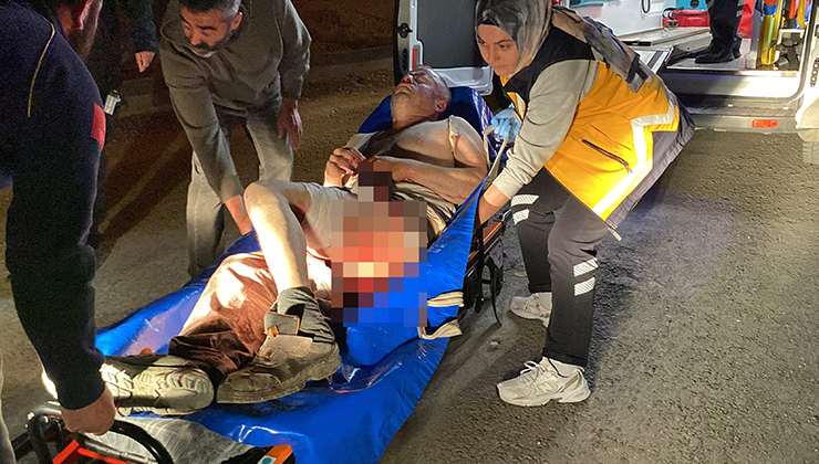 Aksaray’da Kılıçaslan Parkı’nda 8 yerinden bıçaklanan adam ağır yaralandı