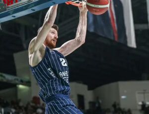 Anadolu Efes, Olympiakos virajında