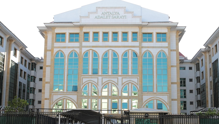 Antalya’da “hafriyat yolsuzluğu” soruşturmasında gözaltına alınan şüphelilerden 7’si adliyeye sevk edildi