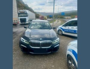 Aracında ikiz plaka kullanan şahısa 50 bin 834 TL para cezası