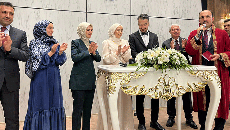 Bakan Göktaş, Konyalı çiftlerin mutluluğuna ortak oldu