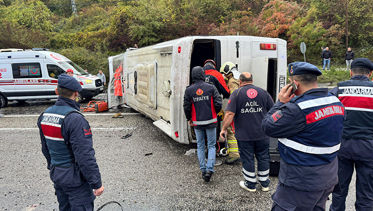 Bartın’da işçi servisi devrildi: 1 ölü, 19 yaralı