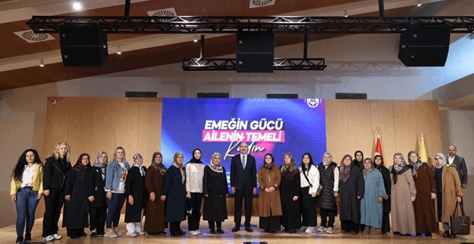 Başkan Altay, “Aile Yılı” kapsamında ilçelerden gelen hanımlarla buluştu