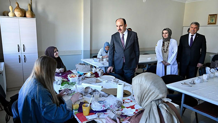 Başkan Altay, ASEM kursiyerlerle