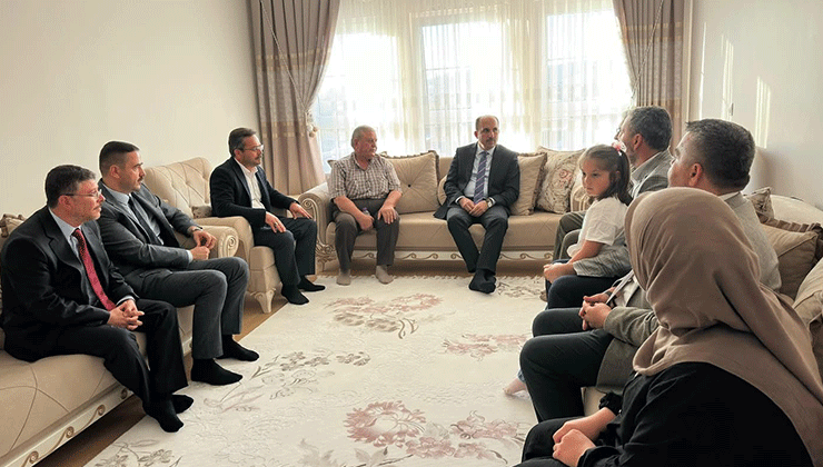 Başkan Altay’dan Şehit İtfaiyeci Demir’in ailesine ziyaret