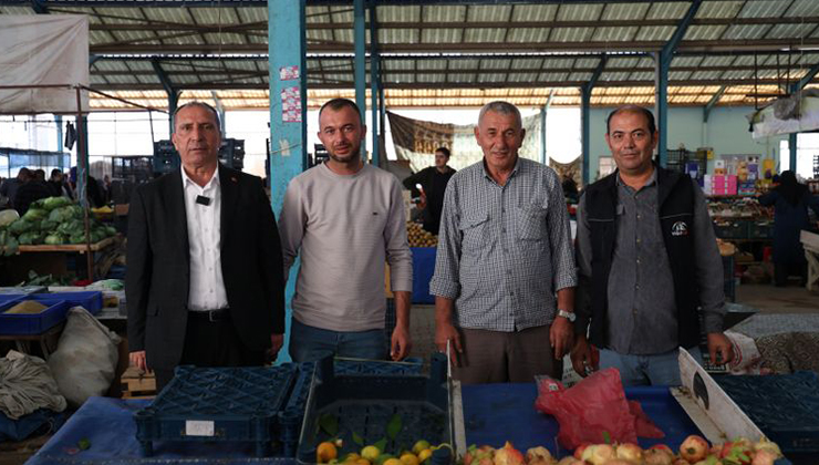 Başkan Aydın’dan sebze pazarına ziyaret