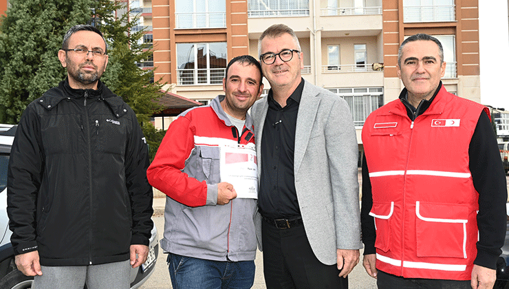 Belediye çalışanından örnek yardım