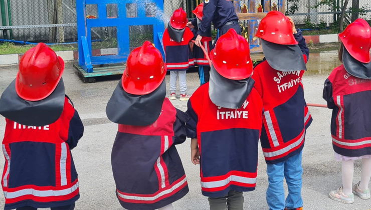 Beyşehir’de minik öğrencilere itfaiyecilik eğitimi verildi