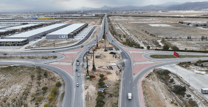 Büyükşehir, o kavşakta yol genişletme çalışması başlattı