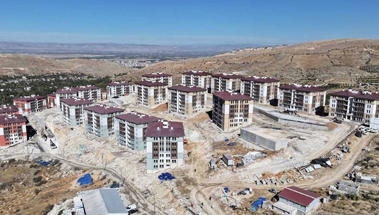 Depremlerden etkilenen Yeşilyurt’ta afetzedeler için yapılan 512 konutta sona gelindi