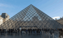 Fransa’da Louvre Müzesi’nden tarihi mücevherler çalındı
