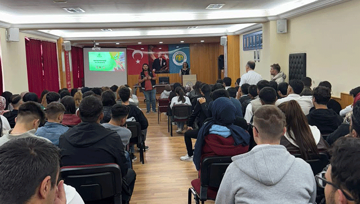 Gençler çağın illetine karşı bilinçlendirildi