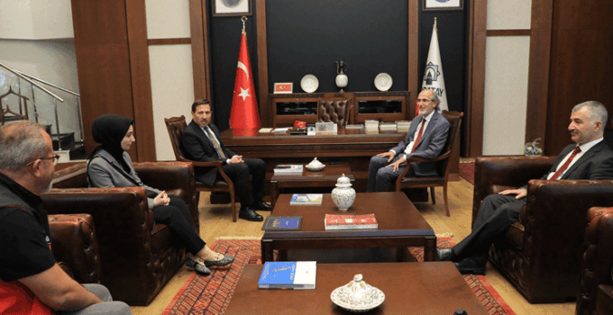 “Halk sağlığı için öncü adımlar atıyoruz”