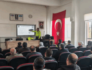 Hüyük ilçesinde öğrenci servis şoförlerine eğitim verildi.