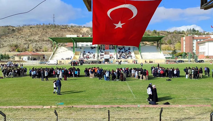 Ilgın’da Cumhuriyet coşkusu stadyumu doldurdu