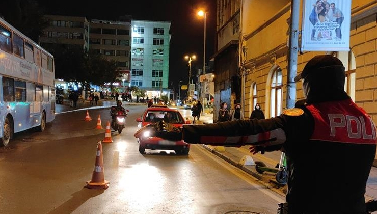 İstanbul’da “Huzur İstanbul” uygulamasında 909 kişi gözaltına alındı