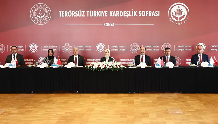 Bakan Göktaş Şehit ve Gazi yakınlarıyla aynı sofrada