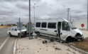 Karaman’da minibüs ile kamyonetin çarpıştığı kaza kamerada: 1 yaralı