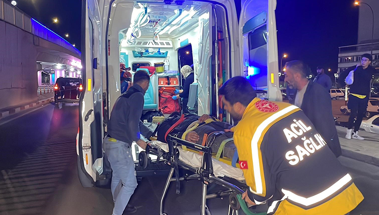 Karaman’da motosiklet yayaya çarptı: 2 yaralı