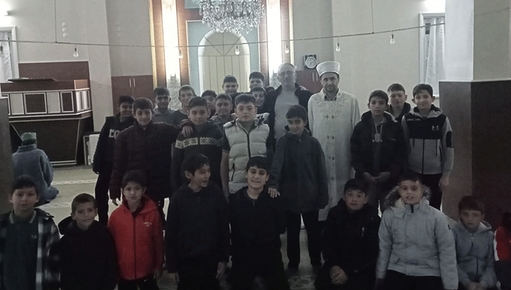 Karapınar’da öğrenciler sabah namazında buluştu