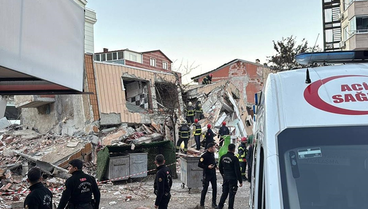 Kocaeli’de 7 katlı bina çöktü