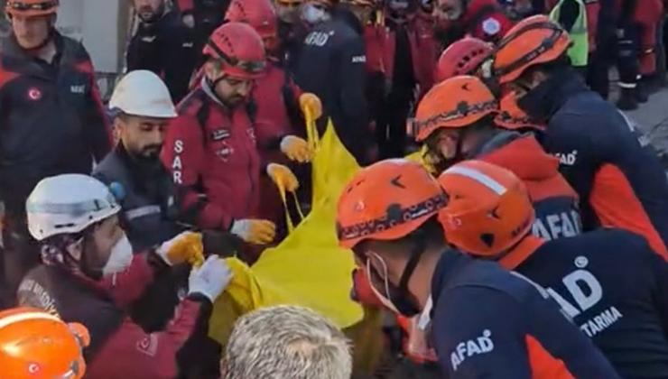 Kocaeli’de çöken binanın enkazından 2 kişinin cansız bedeni çıkarıldı