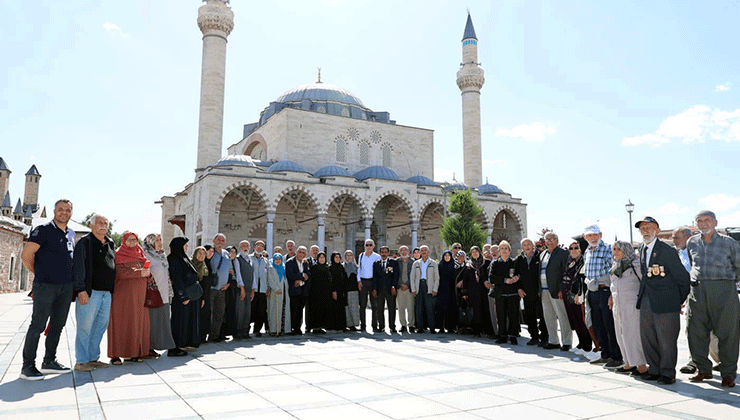 Konya 50 yıllık çiftleri ağırladı