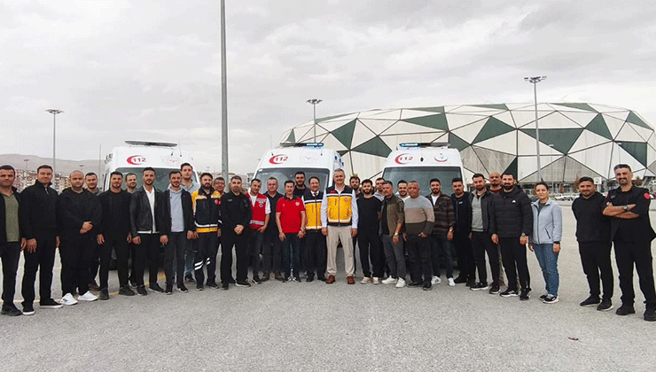 Konya’da ambulans sürücülerine zorlu parkurda güvenli sürüş eğitimi