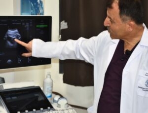 Konya’da eli ve ayakları gelişmeyen bebeğe anne karnında müdahale edildi