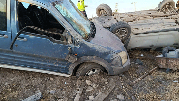 Konya’da feci kaza! Otomobil ile hafif ticari araç çarpıştı: 1 ölü, 1 yaralı