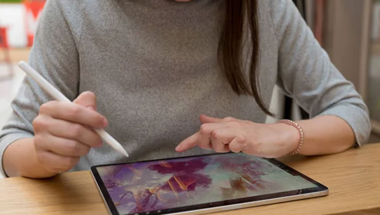 Konya’da görme engelli ortaokul öğrencilere tablet ve özel kalem desteği