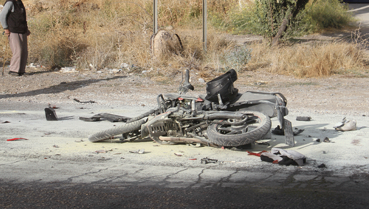 Konya’da işçi servisi ile motosikletin çarpıştığı kazada 2 kişi yaralandı