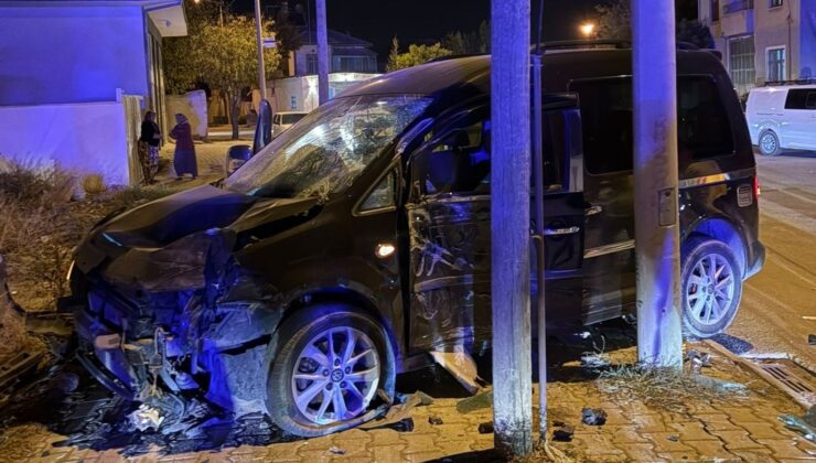 Konya’da kaza yaparak savrulan motosiklet yayalara çarptı: 5 yaralı