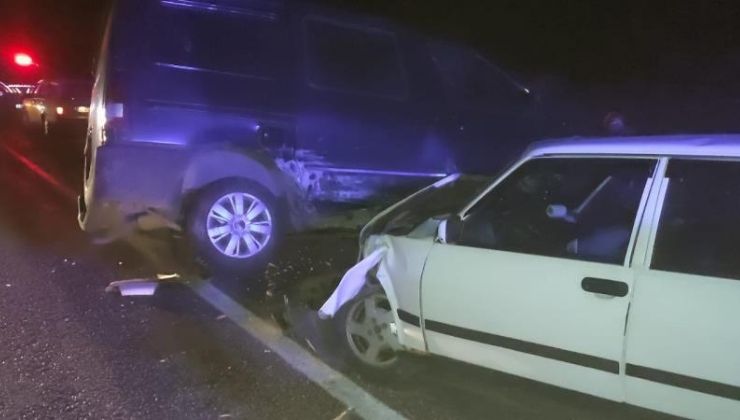 Konya’da otomobil ile minibüs çarpıştı: 2 yaralı