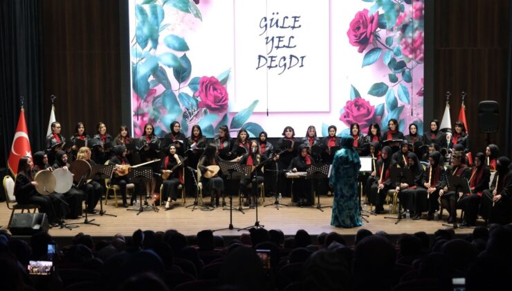 Konya’da “Seslerin Uyumuyla Gönüllere Dokunuyor” müzik dinletisi yapıldı