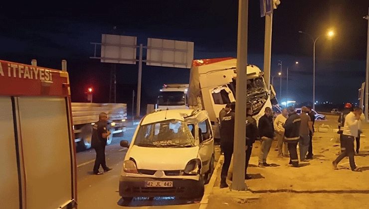 Konya’da tır ile hafif ticari araç çarpıştı: 2 yaralı