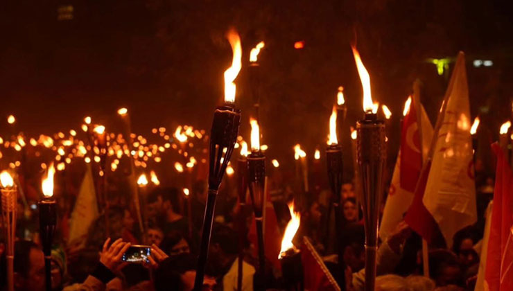 Konya’nın o ilçesinde 102. yıla özel fener alayı