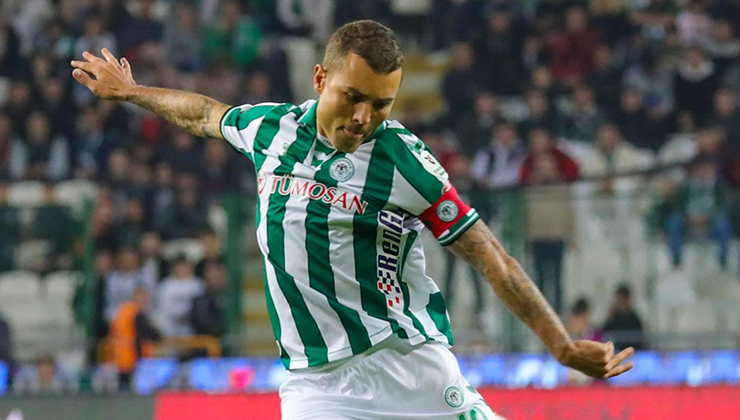 Konyaspor’un kaptanı taraftardan özür diledi