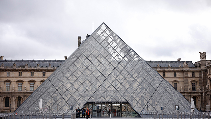 Louvre Müzesi’nden çalınan mücevherlerin değeri 88 milyon euro
