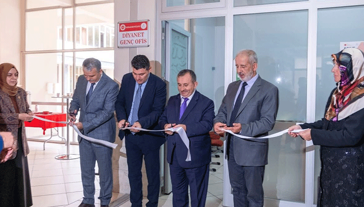 NEÜ’den gençlere yeni hizmet