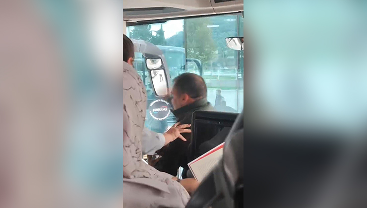 Otobüste yumruklu kavga kamerada