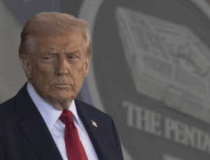 Pentagon, personel maaşını ödemek için Trump’ın “bir müttefikinden” bağış kullanacak