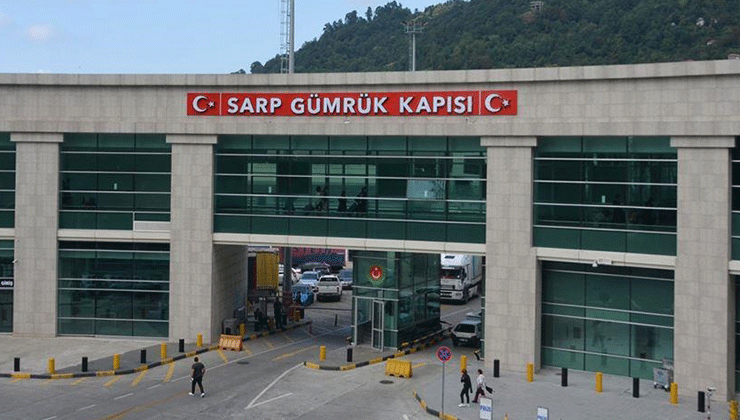 Sarp Sınır Kapısı’ndan 9 ayda 4 milyona yakın yolcu geçişi oldu