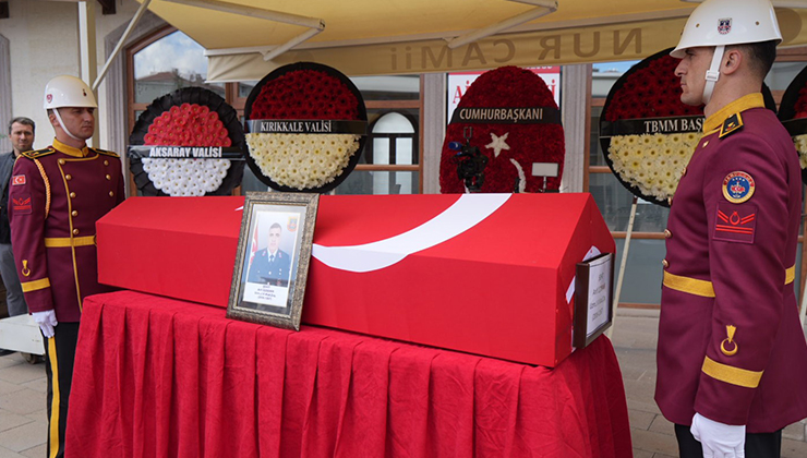Şehit Uzm. Jandarma Çavuş Arif Özdemir son yolculuğuna uğurlanıyor