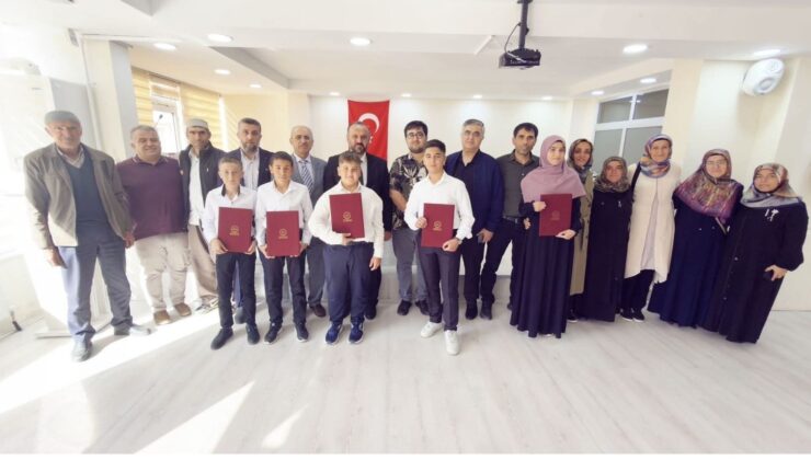 Seydişehir’de hafızlık eğitimi tamamlayanlara belgeleri verildi