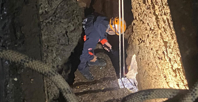 Sığındıkları mağarada mahsur kaldılar: Restoranın bahçesinden film gibi operasyonla kurtarıldılar