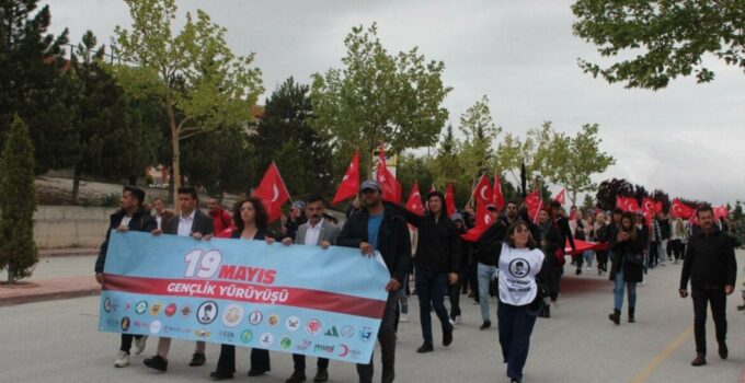 Sosyal medyada değil üniversite içinde sosyalleşmek önemli!