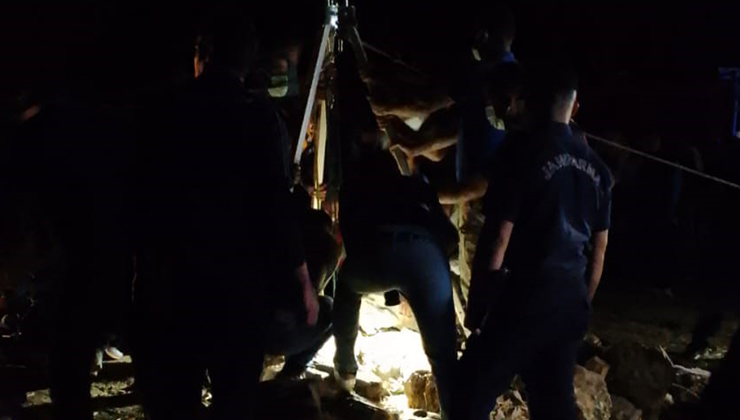 Su kuyusuna inen 4 kişi gazdan etkilenerek hayatını kaybetti