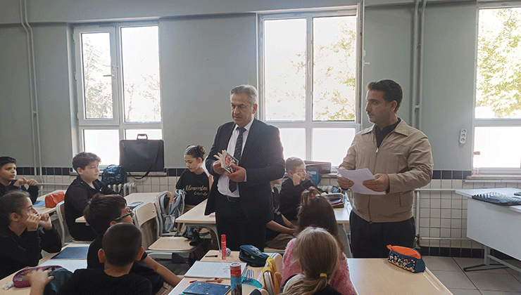 Yiğit, öğrenci ve öğretmenlerle buluştu