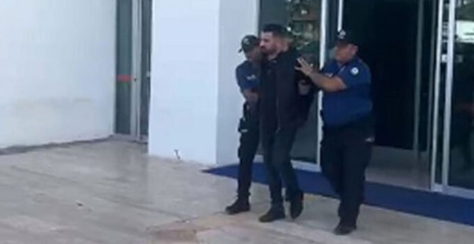 Yol verme kavgasında 1 kişiyi ayağından silahla vuran 2 şüpheli yakalandı